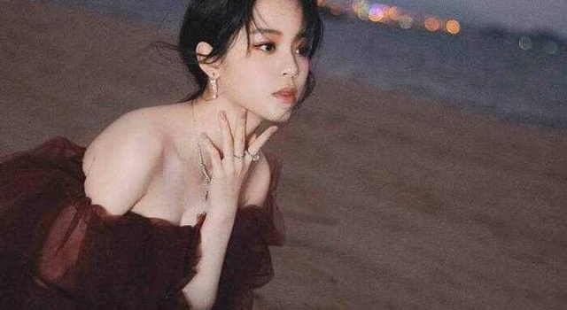 海南电影节众星造型翻车，欧阳娜娜不再精致，郝蕾发胖到认不出