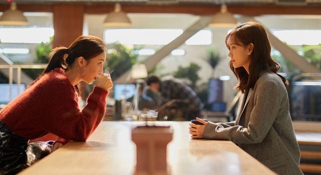 李一桐、金晨闺蜜相见分外“眼红”《了不起的女孩》今晚开播