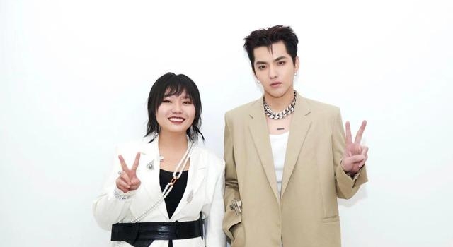 凭实力追星，李雪琴晒与吴亦凡同框照