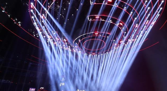那英迪丽热巴李健张信哲阿云嘎加盟，东方卫视跨年盛典提前剧透
