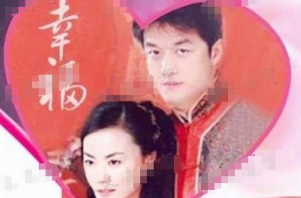 王菲15年前结婚照曝光，廉价影楼风像P的，网友：有村姑的感觉
