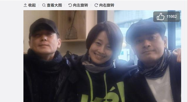 马伊琍与陈龙保剑锋罕同框，左拥右抱姿态亲密，一件卫衣穿八年