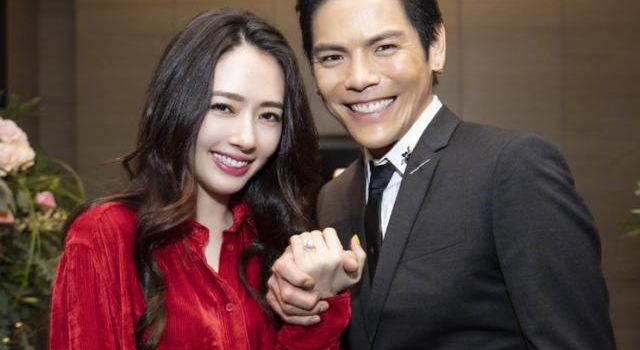 向佐到底多孝顺岳父？翻看向太和郭爸爸的跨年博文，全明白了