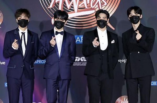 MONSTA X等偶像组合出席韩国金唱片颁奖礼