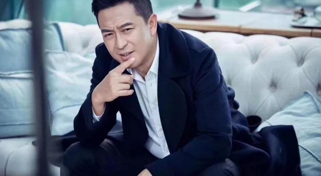 当“叔”变成“爷”，于和伟接下了魅力大叔的皇冠