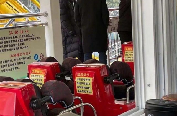 发际线不保！黄晓明《戴假发的人》秃头造型曝光