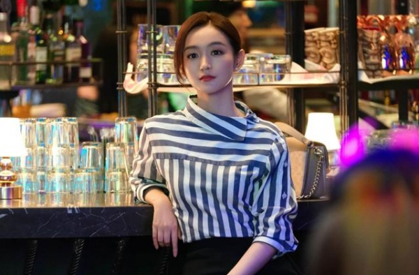 白月光的脸也能演恶毒的人，绿茶作精也圈粉？何泓姗真是宝藏姐姐