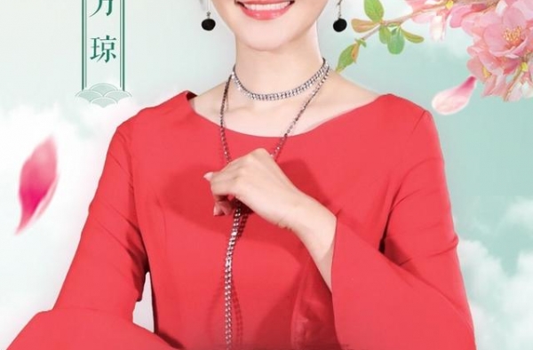 央视方琼石家庄当志愿者！穿睡裤拿喇叭喊话，住旧小区被曝很随和