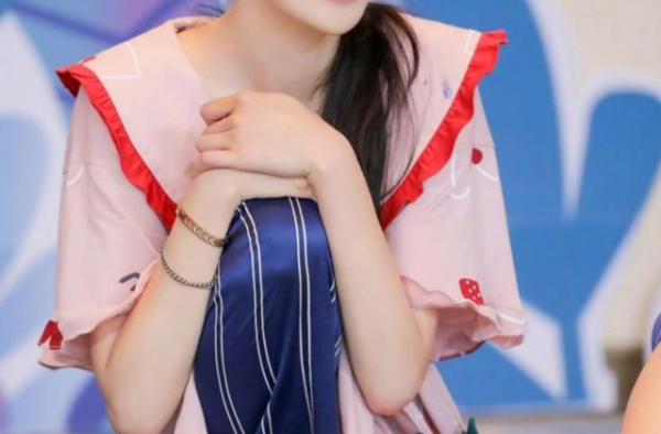 全员恶人？郑爽回应代孕弃养引争议，父女直指张恒多次出轨心眼坏