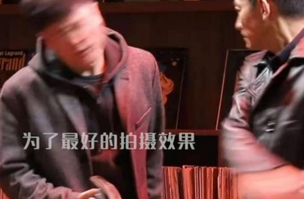 肖央刘德华合作拍戏！被扇36耳光仍面带笑容，满脸红肿惹人心疼