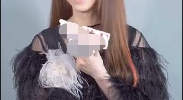 邓紫棋不化眼妆大变样，淡妆露面难认出，圆脸消失瘦成瓜子脸