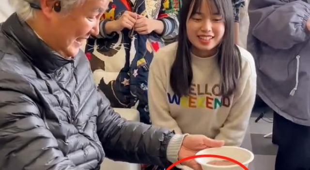 张庭林瑞阳公司又出奇葩事件！一个女员工为喝粥，当众朝老板下跪
