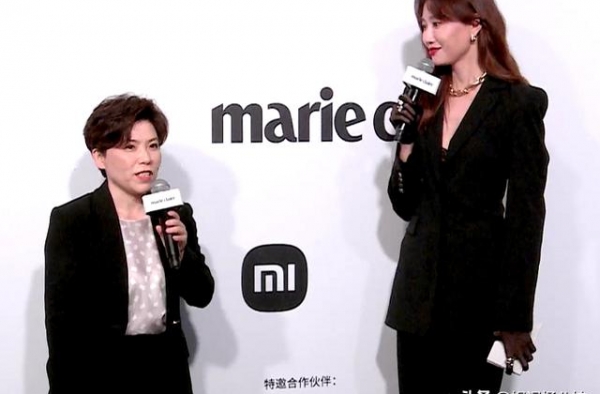 超模主持成女星身材“放大镜”：头大腿粗，矮小仪态差，缺点全露